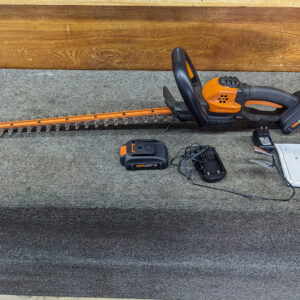 Worx WG261 20V Power Share 22" Cordless Hedge Trimmer (Battery & Charger Included)